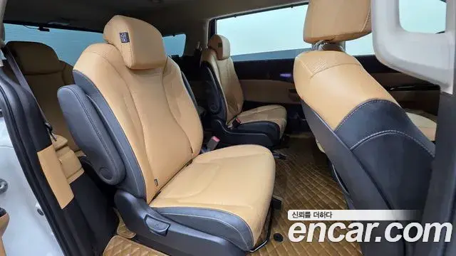 Kia Carnival 2022 — Photo 9/20