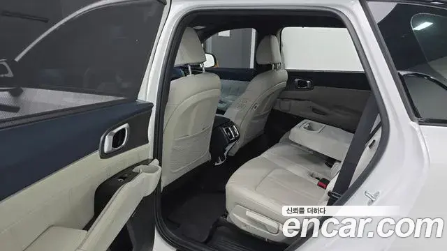 Kia Sorento 2023 — ფოტო 4/20