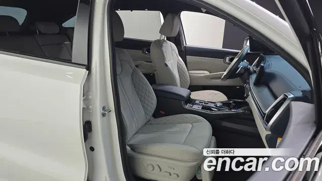 Kia Sorento 2023 — ფოტო 6/20