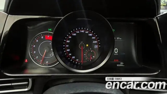 Hyundai The New Avante Hybrid 2021 — ფოტო 13/20