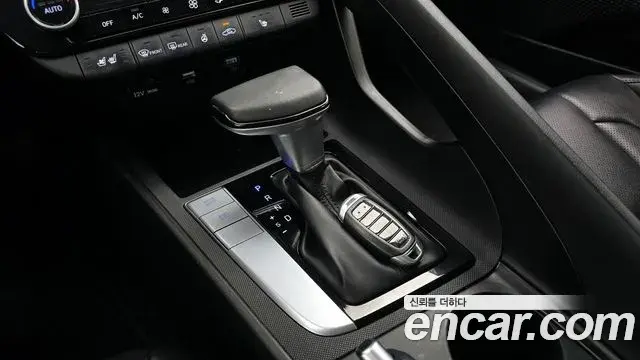 Hyundai The New Avante Hybrid 2021 — ფოტო 10/20