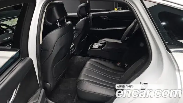 Genesis G80 2022 — Photo 12/20