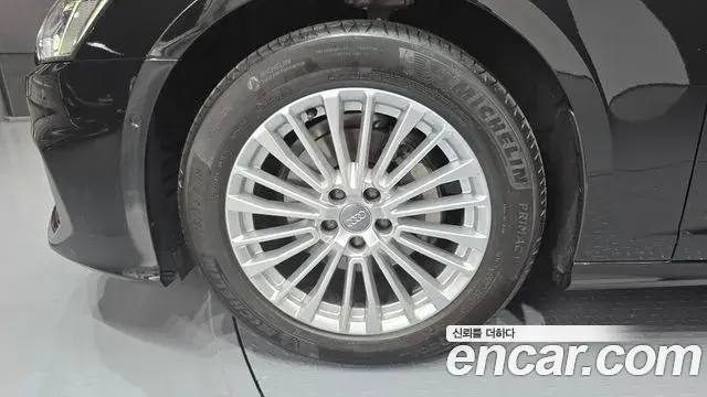 Audi A6 2021 — ფოტო 16/20