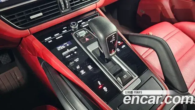 Porsche Cayenne 2020 — Фото 9/20