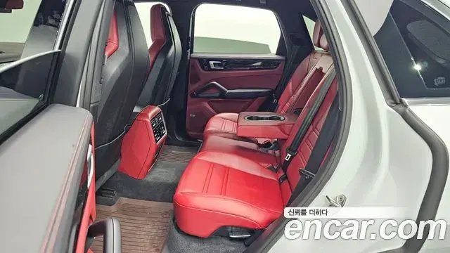 Porsche Cayenne 2020 — Фото 11/20