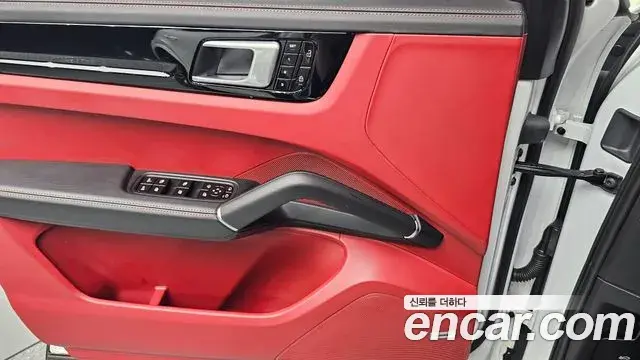 Porsche Cayenne 2020 — Фото 14/20