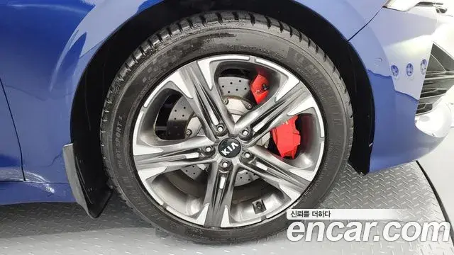 Kia K5 2020 — ფოტო 16/20