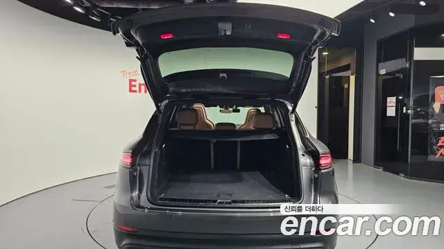 Porsche Cayenne 2021 — Фото 20/20