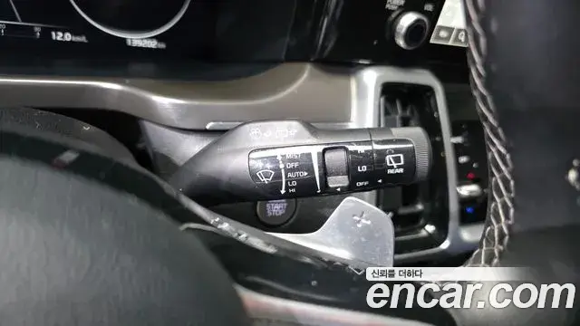 Kia Sorento 2021 — Photo 2/20
