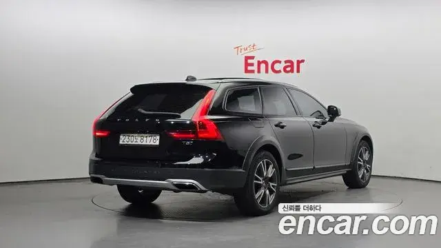 Volvo V90 Cross Country 2020 — Photo 3/20