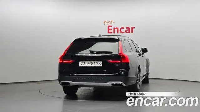Volvo V90 Cross Country 2020 — Photo 20/20