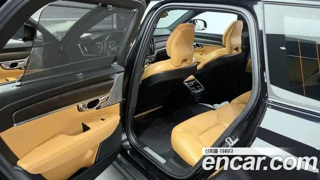 Volvo V90 Cross Country 2020 — Photo 7/20