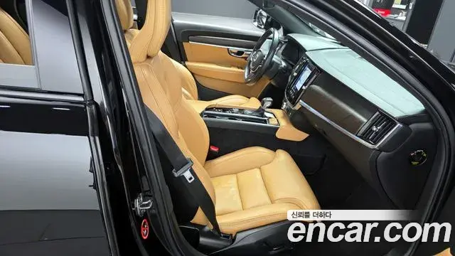 Volvo V90 Cross Country 2020 — Photo 4/20