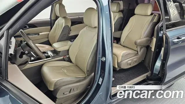 Kia Carnival 2021 — Фото 11/20