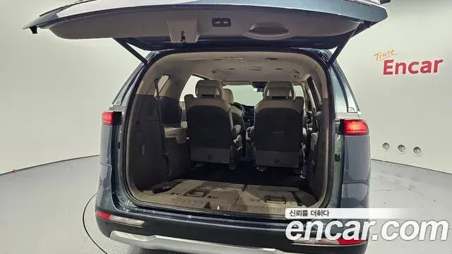 Kia Carnival 2021 — Фото 20/20