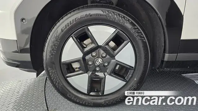 Hyundai Santa Fe 2023 — Photo 16/20