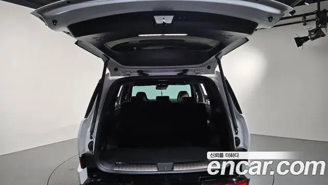 Hyundai Santa Fe 2023 — Photo 13/20