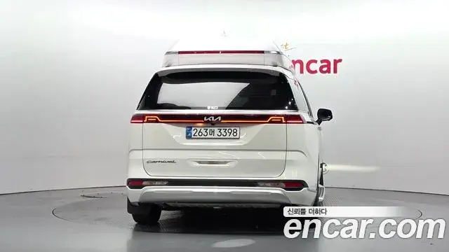 Kia Carnival 2021 — ფოტო 4/20