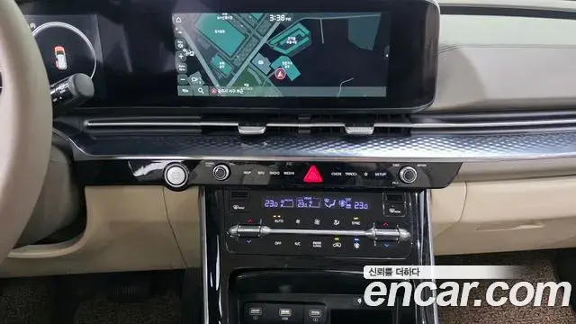 Kia Carnival 2021 — ფოტო 6/20