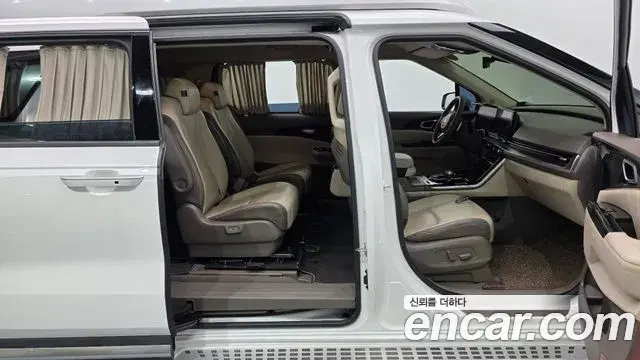 Kia Carnival 2021 — ფოტო 1/20