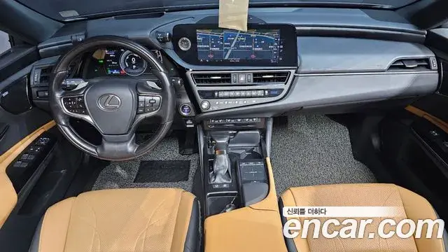 Lexus ES300h 2022 — Photo 5/19