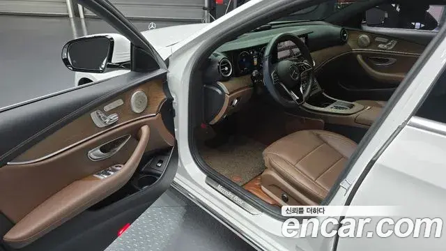 Mercedes-Benz E-Class 2022 — Şəkil 8/20