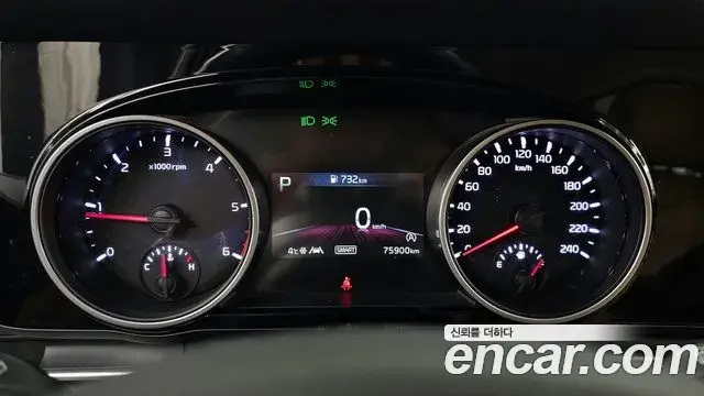 Kia Carnival 2022 — Фото 8/20