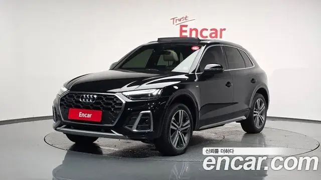 Audi Q5 2021 — Фото 1/20