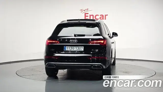 Audi Q5 2021 — Фото 4/20