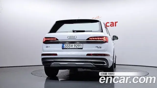 Audi Q7 2021 — Фото 4/20