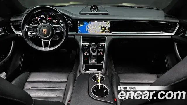Porsche Panamera 2020 — Фото 7/20