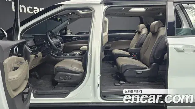 Kia Carnival 2024 — Photo 7/20