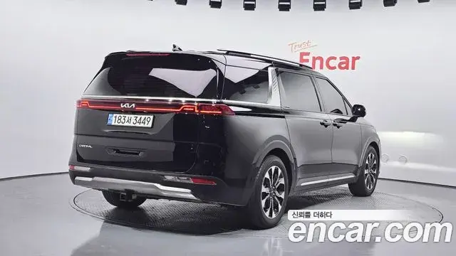 Kia Carnival 2023 — Фото 2/20