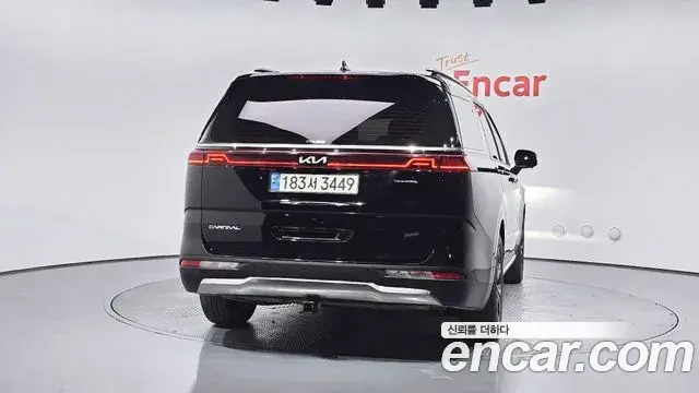 Kia Carnival 2023 — Фото 4/20