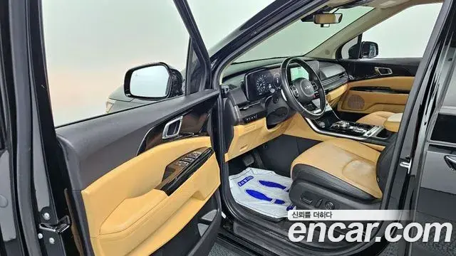 Kia Carnival 2023 — Фото 10/20