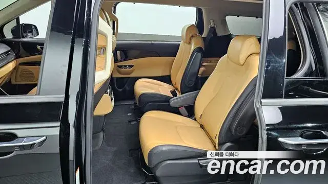 Kia Carnival 2023 — Фото 11/20