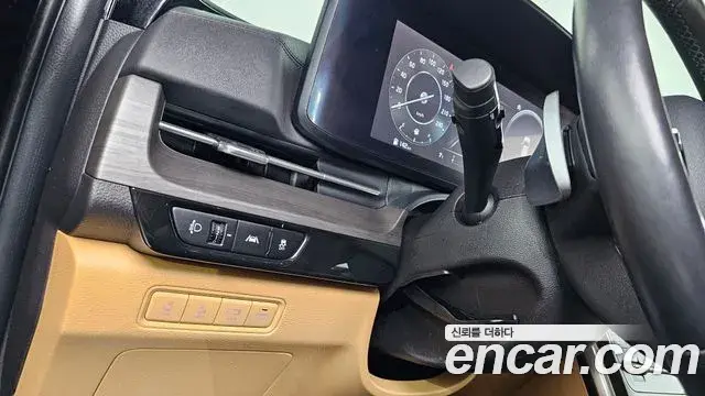 Kia Carnival 2023 — Фото 13/20