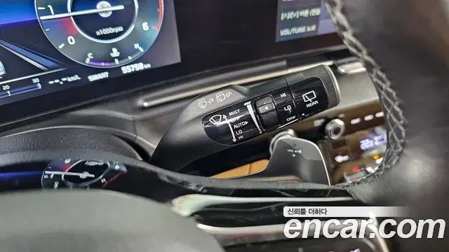 Kia Carnival 2023 — Фото 15/20