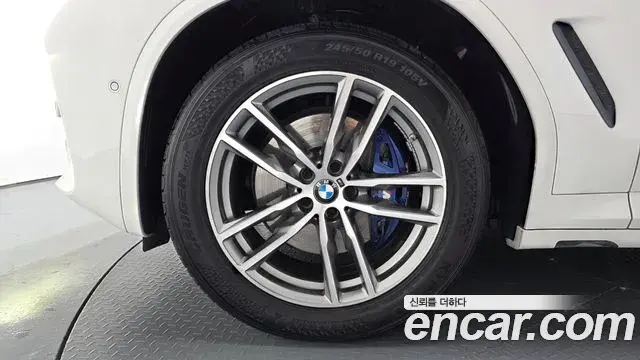 BMW X3 2018 — ფოტო 15/20