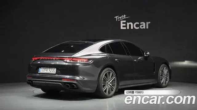 Porsche Panamera 2021 — Photo 6/31