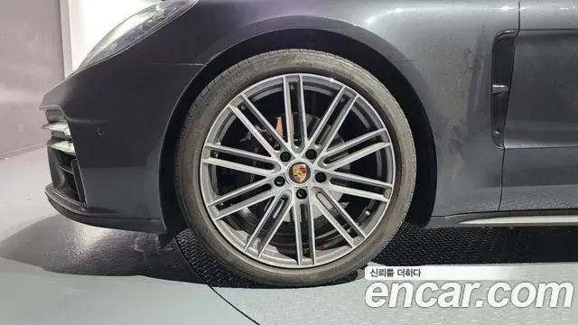 Porsche Panamera 2021 — Photo 22/31