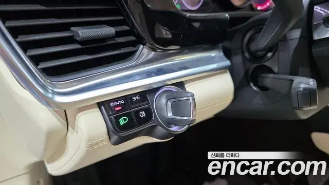 Porsche Panamera 2021 — Photo 17/31