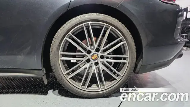 Porsche Panamera 2021 — Photo 26/31