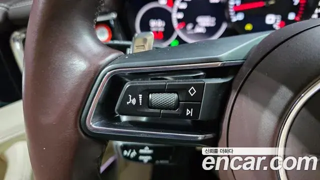 Porsche Panamera 2021 — Photo 13/31