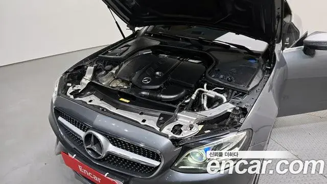 Mercedes-Benz E-Class 2018 — Photo 10/20