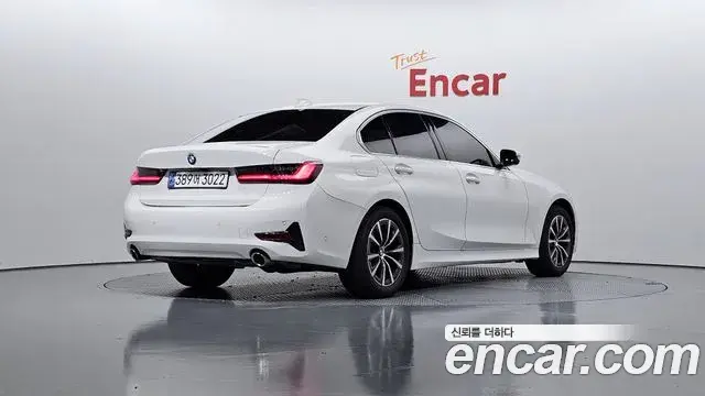 BMW 3 Series 2022 — ფოტო 2/20