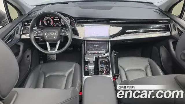 Audi Q7 2021 — ფოტო 8/20