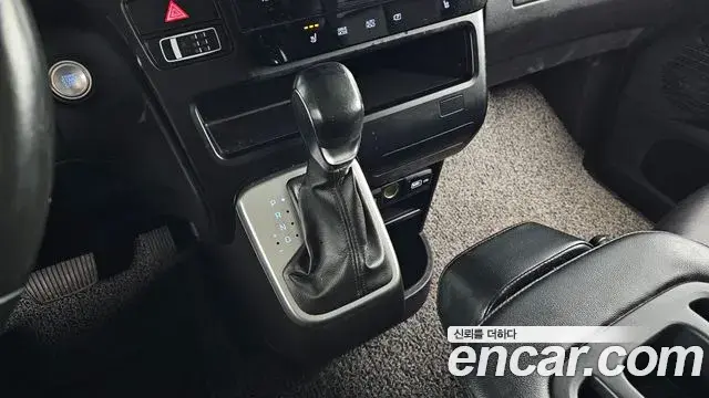 Hyundai Staria 2021 — Şəkil 3/20