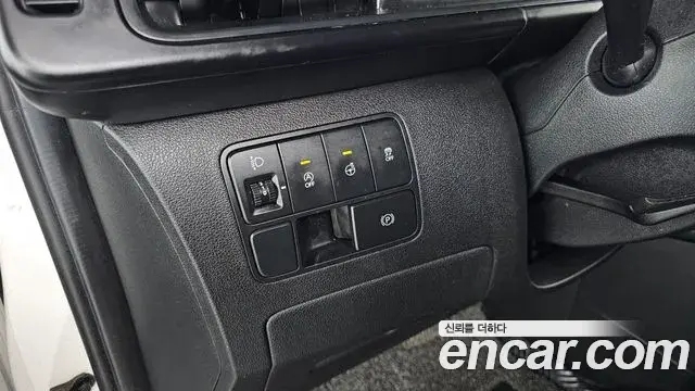 Hyundai Staria 2021 — Şəkil 16/20