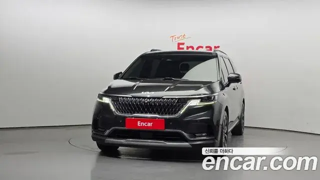 Kia Carnival 2023 — ფოტო 7/20